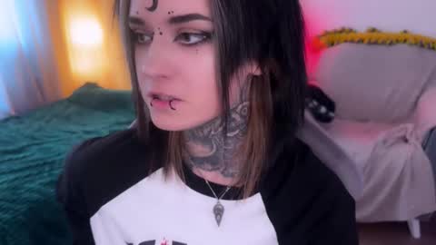   DianaBrite            fansl y online show from March 17, 1:05 pm