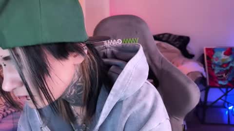   DianaBrite            fansl y online show from February 22, 3:03 pm