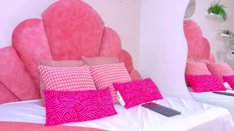 Snapshot of ririibrunette__ chatting on September 12, 8:11 pm RIRI  online show from September 12, 8:11 pm