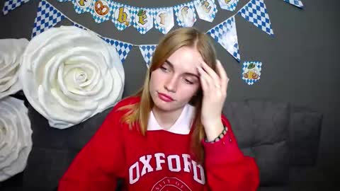 Snapshot of ritakiskis chatting on October 9, 7:19 pm ritakiskis online show from October 9, 7:19 pm