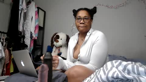 River Saint online show from February 25, 2:26 pm