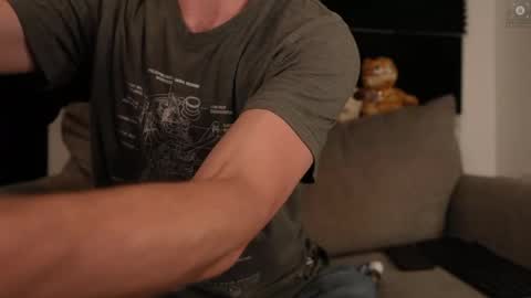 Ryan aka KeylimeRy online show from April 1, 1:23 pm