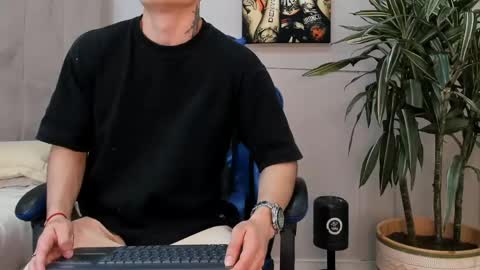 Roan Birkin online show from May 7, 8:26 pm