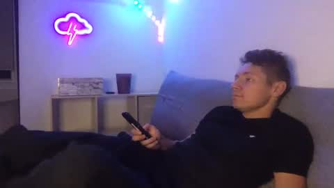 RoastingCorn online show from December 20, 10:49 am