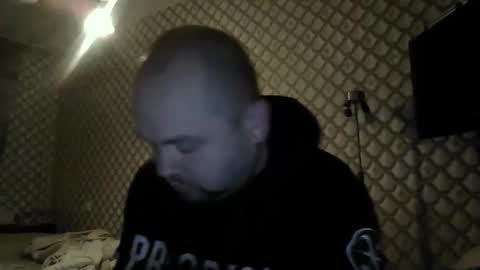 rob18997 online show from November 28, 4:31 am