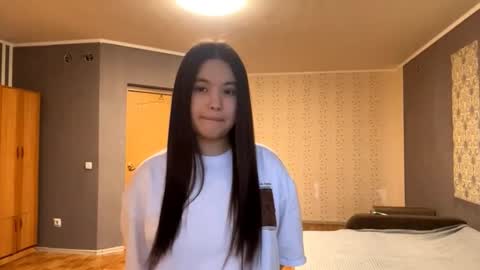 Aya online show from February 3, 1:04 pm