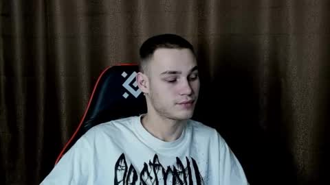 robert10211 online show from January 29, 8:25 pm