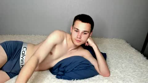 robert10211 online show from June 9, 1:06 am