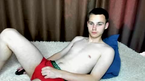 robert10211 online show from July 24, 8:44 am