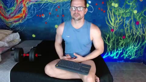 Robert online show from November 23, 1:14 am