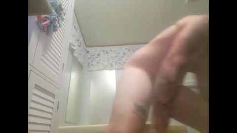 robertd5094 online show from May 29, 10:57 am