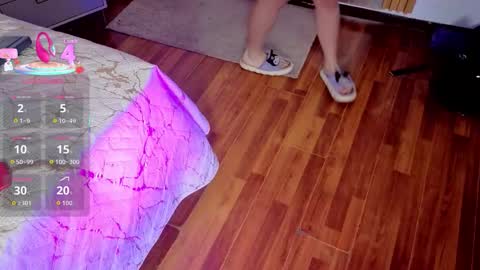 robin D online show from December 19, 2:45 pm