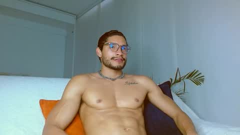 roby_millerr online show from March 3, 9:26 pm