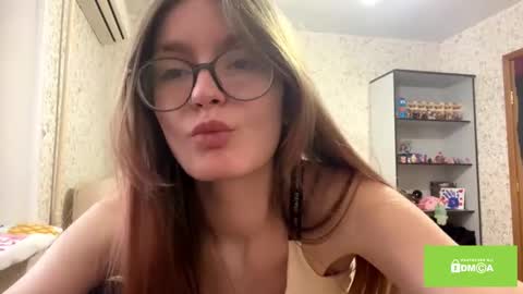 robynsentinella online show from February 3, 3:37 am