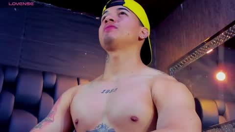rocco_santos online show from May 22, 1:01 am