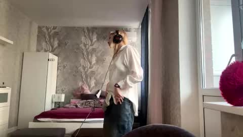 Anny online show from February 11, 11:58 am