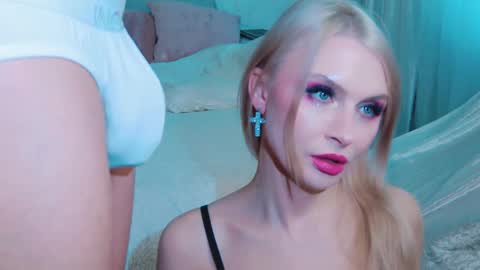 Lina and Den online show from March 27, 11:11 am