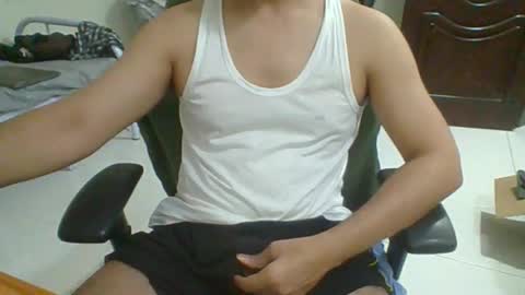 rockysam090 online show from December 4, 11:15 pm