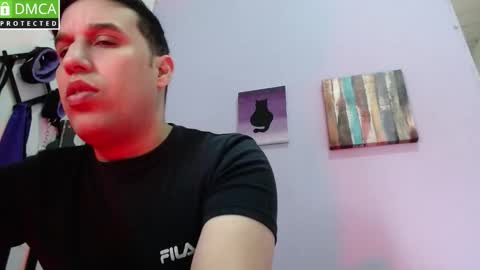 Thiago independent model online show from February 15, 5:00 pm