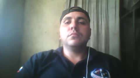 Roger online show from April 1, 9:45 pm