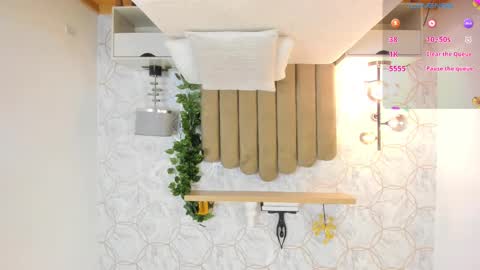   online show from February 21, 11:22 am