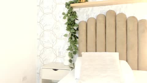   online show from March 1, 11:28 am