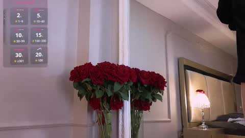   online show from November 5, 11:45 am