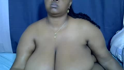 romasweet28 online show from July 15, 9:08 pm