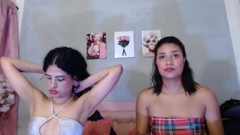 rosa_woolf online show from December 18, 4:46 pm