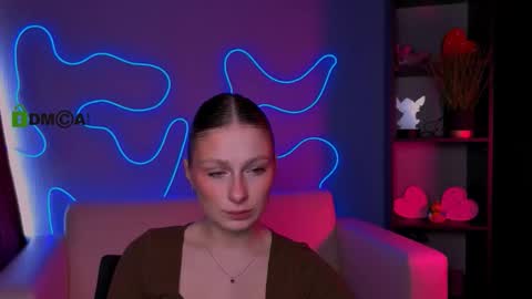 rosalie_liu online show from November 25, 12:15 pm