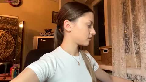 Mona online show from December 16, 2:12 pm