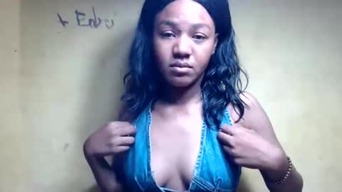 rose69267472 online show from April 27, 9:01 pm