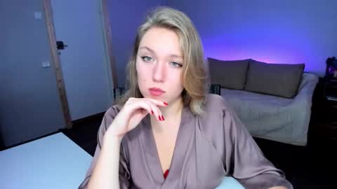 Rose but u can call me princess online show from November 21, 8:40 pm