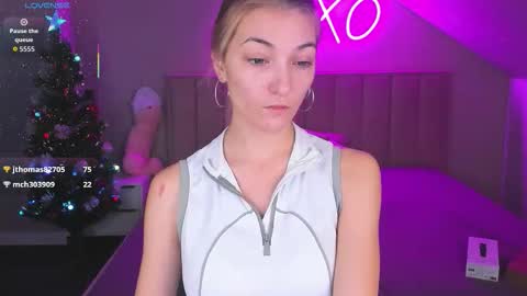 Kimberlly online show from December 19, 11:55 pm