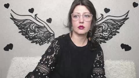 RoseHille online show from April 22, 5:09 pm