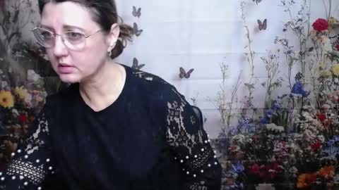 RoseHille online show from November 26, 3:31 pm