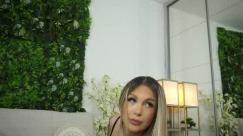 Amii online show from April 20, 6:22 pm