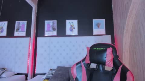 rosi_cooper online show from October 2, 10:58 am