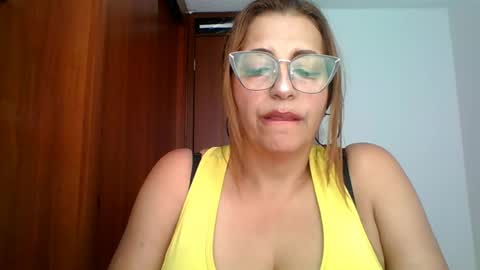 Rossana  online show from April 19, 6:10 pm