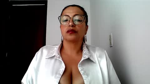 Rossana  online show from June 3, 2:55 pm