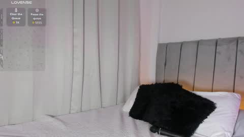 Rosse Daw Independent model  online show from April 6, 6:20 pm