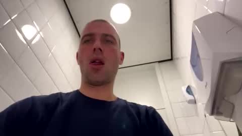 rotteei1 online show from October 20, 12:43 pm