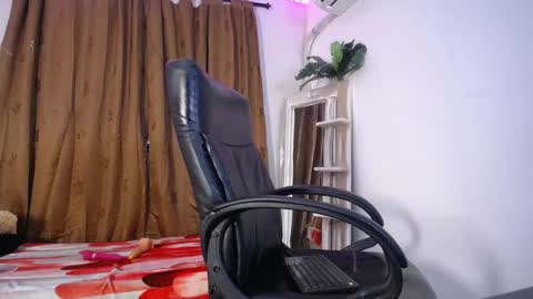 Snapshot of rous_25 chatting on September 20, 11:35 am rous_25 online show from September 20, 11:35 am