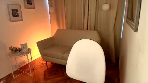 Rousee online show from February 18, 2:06 pm