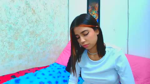 rousse_violet online show from March 10, 11:38 pm