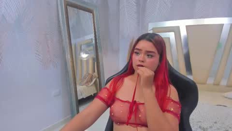 Snapshot of roussmegan chatting on October 13, 5:42 am RoussMegan online show from October 13, 5:42 am