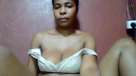 rovaelyah online show from November 20, 11:42 am