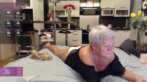 Roxana online show from November 9, 2:20 pm