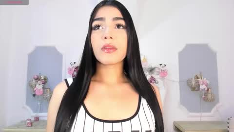 roxana_scott1 online show from December 2, 3:38 am