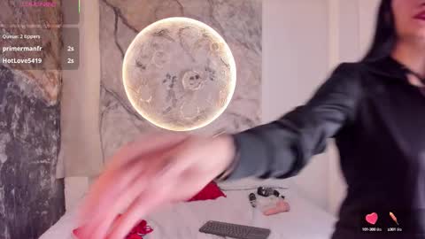 roxanaborns online show from October 13, 12:51 pm